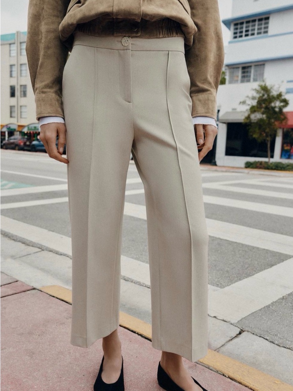 Zara Light Beige High-Rise Straight Crop Trousers